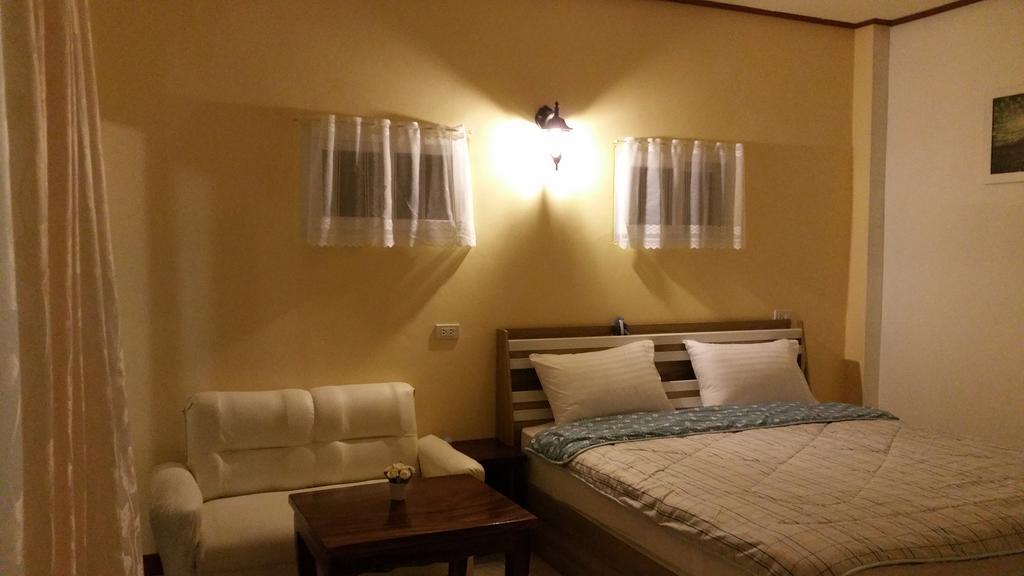 Baan Penny Hotel Пра Након Си Аютая Екстериор снимка