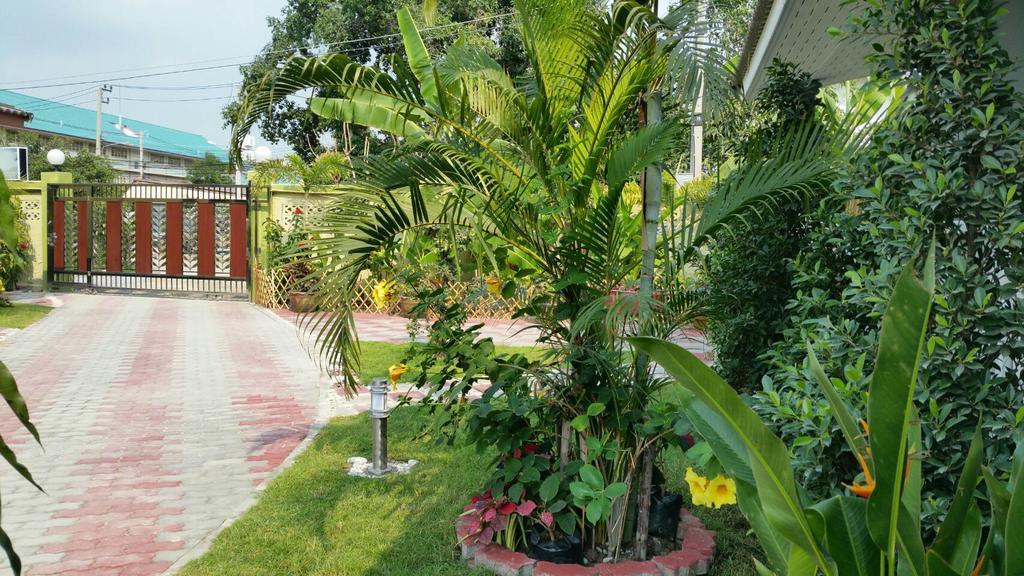 Baan Penny Hotel Пра Након Си Аютая Екстериор снимка