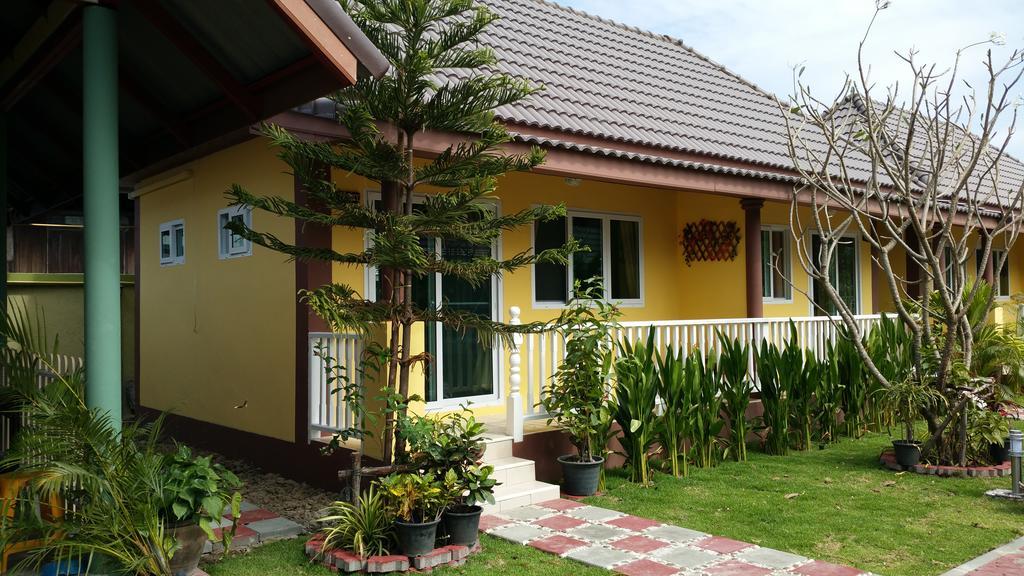 Baan Penny Hotel Пра Након Си Аютая Екстериор снимка