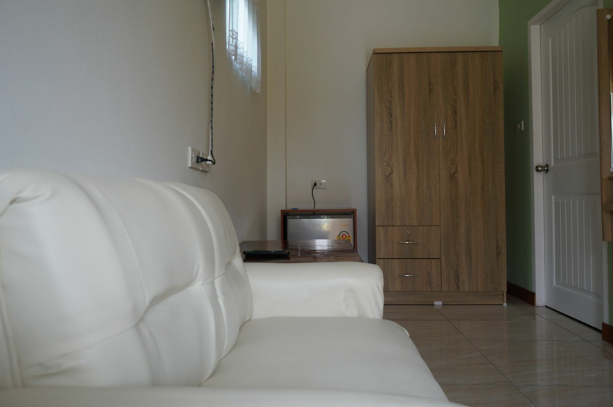 Baan Penny Hotel Пра Након Си Аютая Екстериор снимка