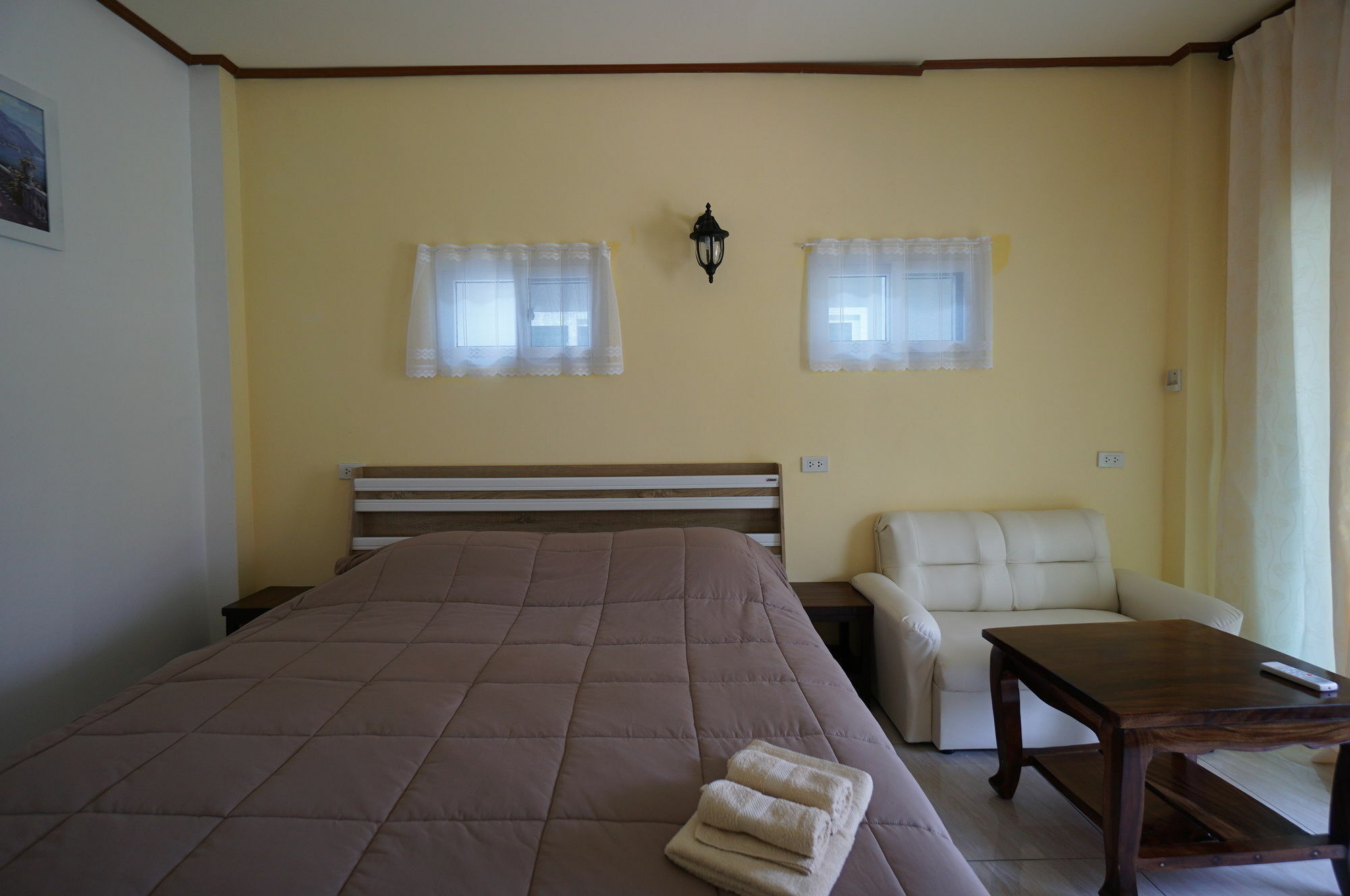 Baan Penny Hotel Пра Након Си Аютая Екстериор снимка