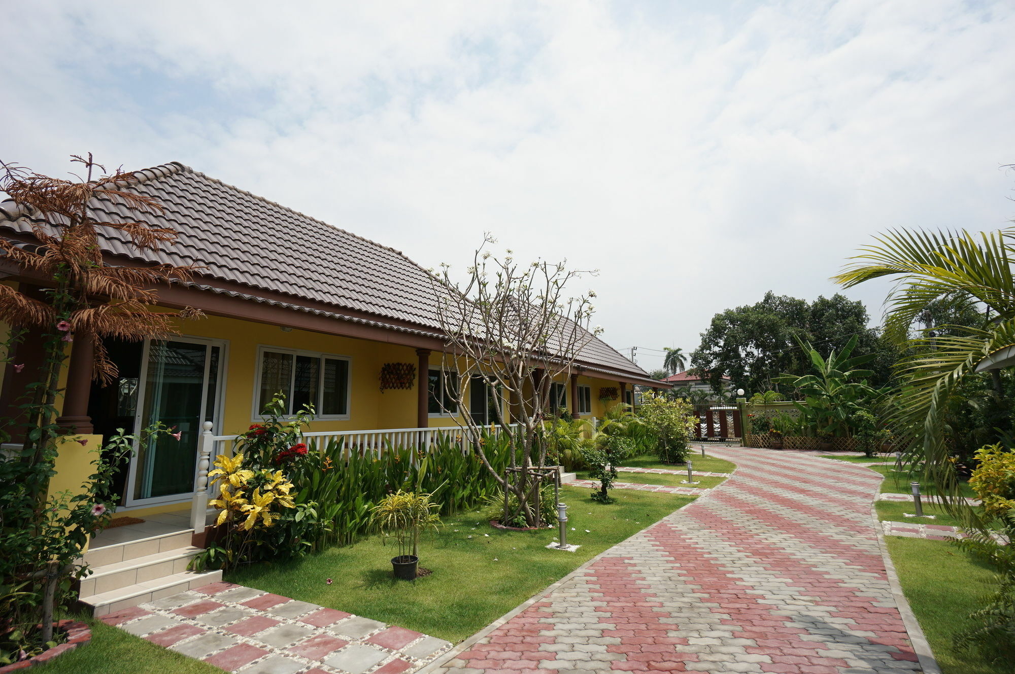 Baan Penny Hotel Пра Након Си Аютая Екстериор снимка